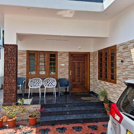 Ashvis Cottage Thekkady Extérieur photo